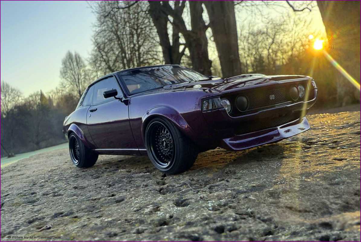 1:18 Toyota Celica (RA24) Restmod Purple Efekt Lackierrung 2015